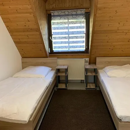 Ab - Mit Gemeinschaftsraeumen In 호스텔