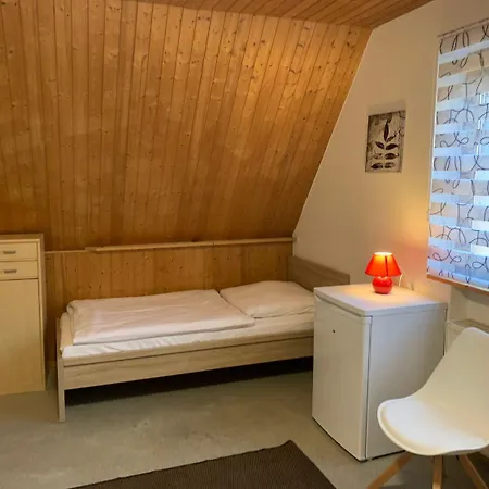 호스텔 Ab - Mit Gemeinschaftsraeumen In Uhingen