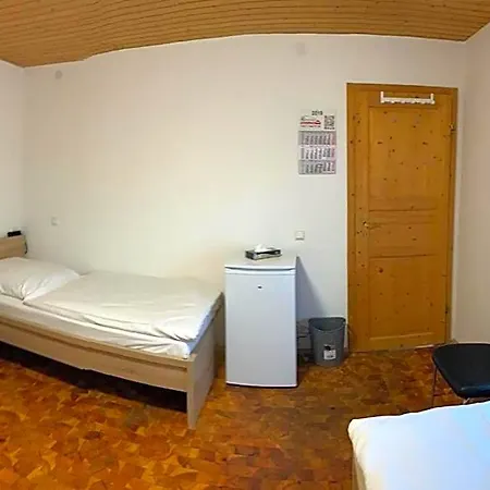 Ab - Mit Gemeinschaftsraeumen In * Uhingen
