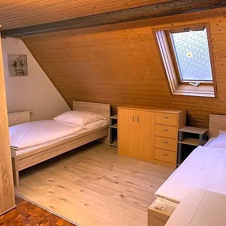 Ab - Mit Gemeinschaftsraeumen In Hostel *