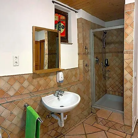 Ab - Mit Gemeinschaftsraeumen In Hostel