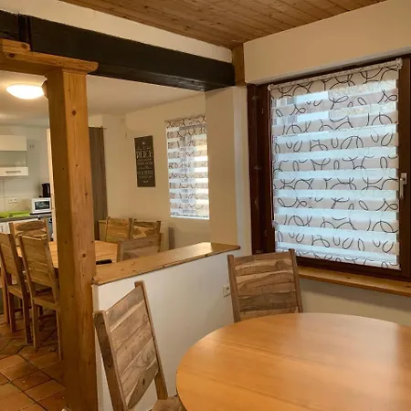 Ab - Mit Gemeinschaftsraeumen In Uhingen *