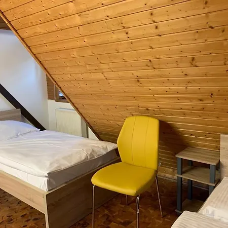 Ab - Mit Gemeinschaftsraeumen In Hostel